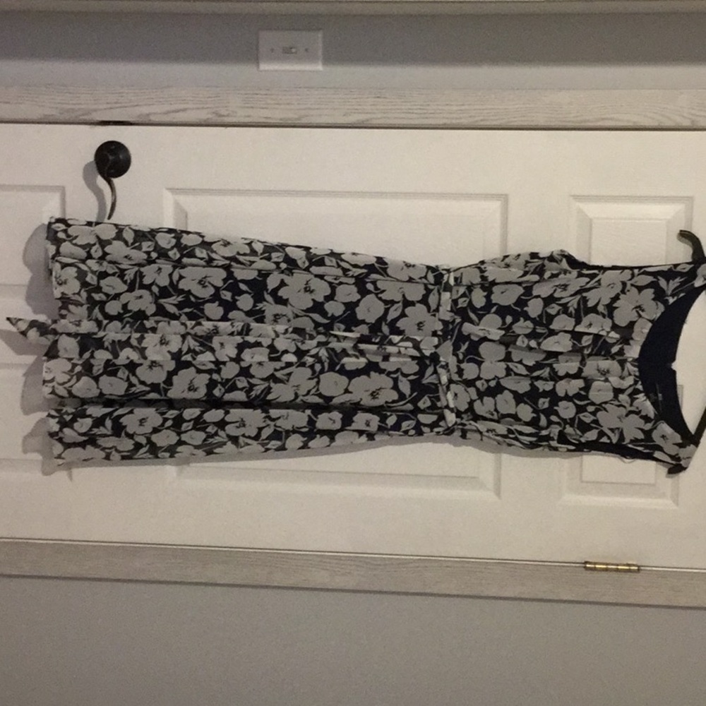 Dress - Picture 1 of 1